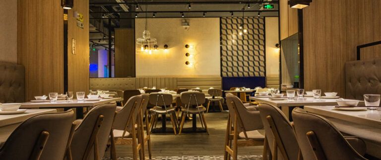 Dining Outside Is The New Modern Way Of Living